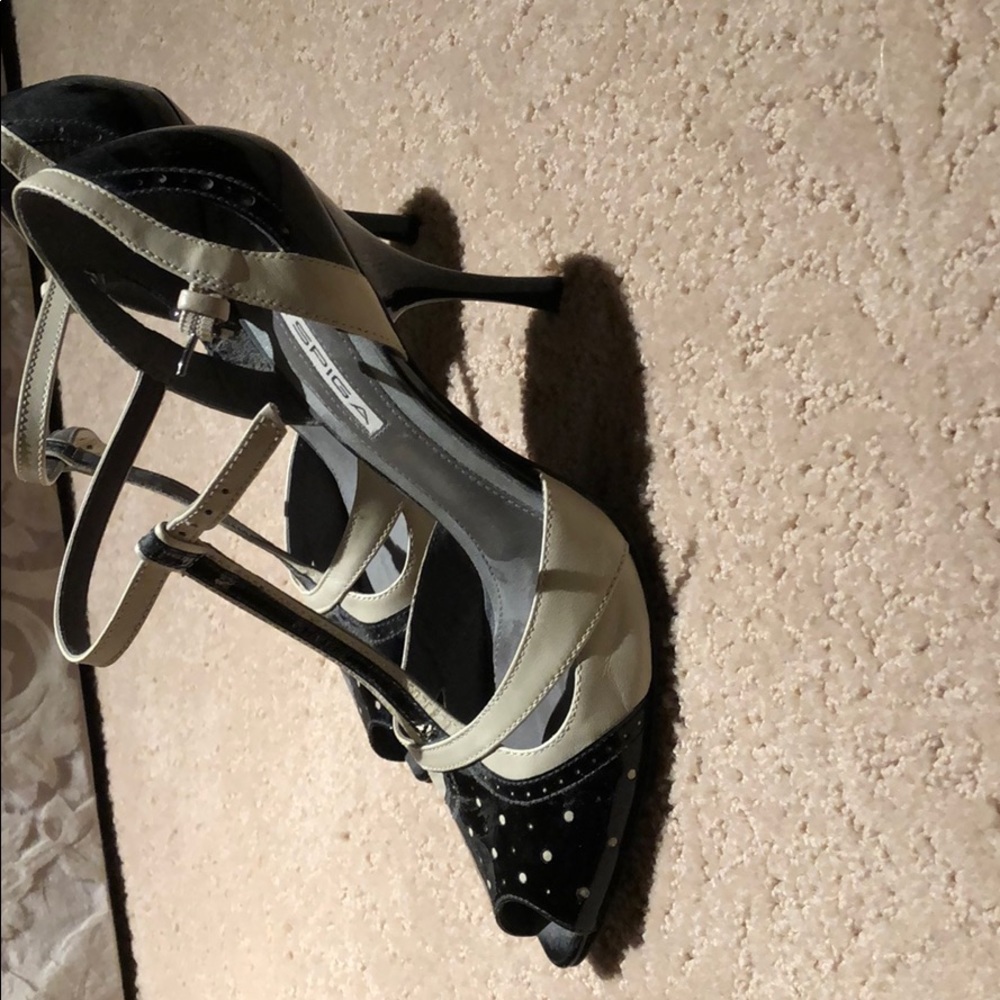 T strap heels - Picture 2 of 4